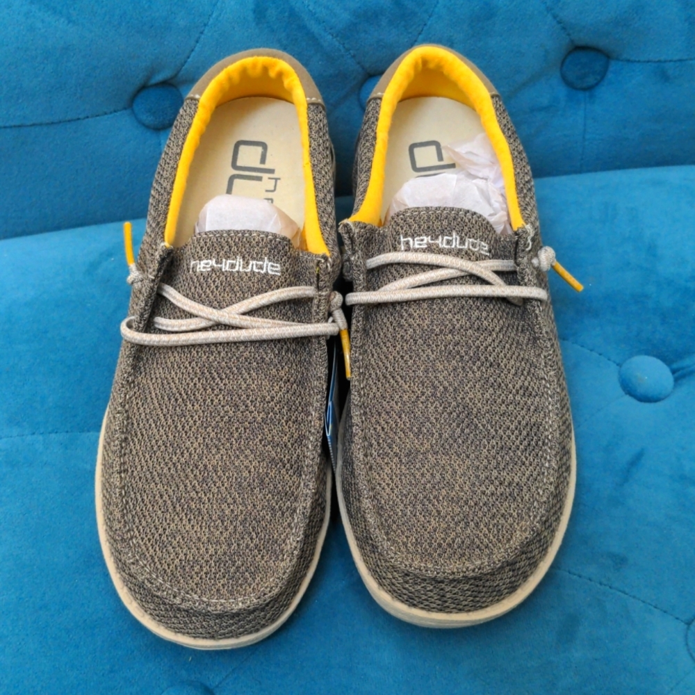 NWT. Hey Dude Wally youth Sox shoes